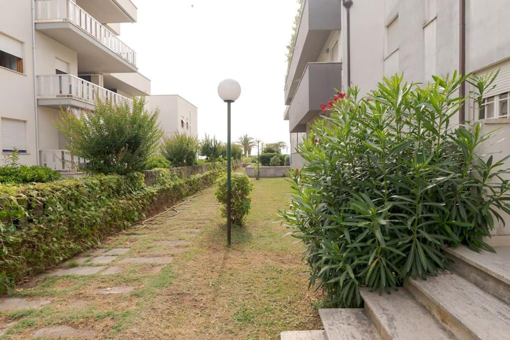 Appartamento Incantevole 2 Fronte Mare Villa Rosa Di Martinsicuro Экстерьер фото